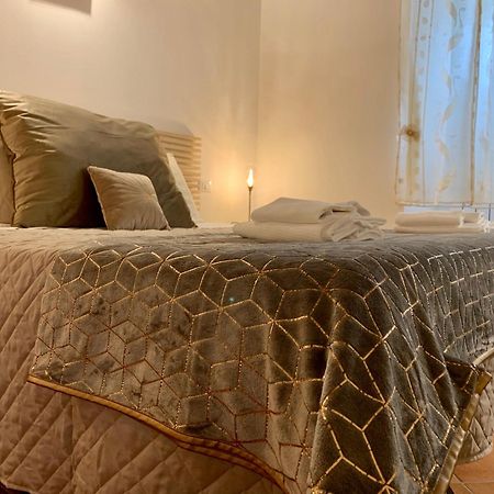 La Casa Di Ago Appartement LʼAquila Buitenkant foto