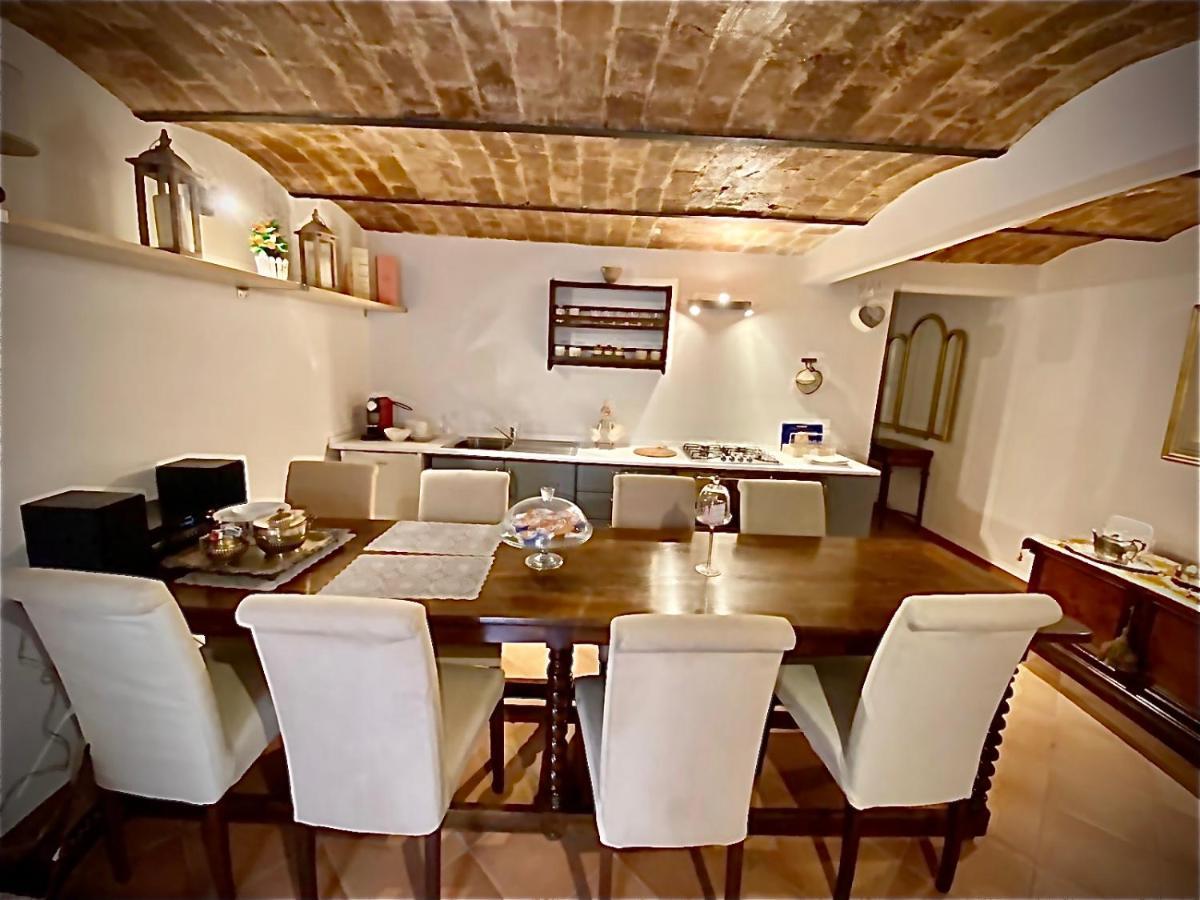 La Casa Di Ago Appartement LʼAquila Buitenkant foto