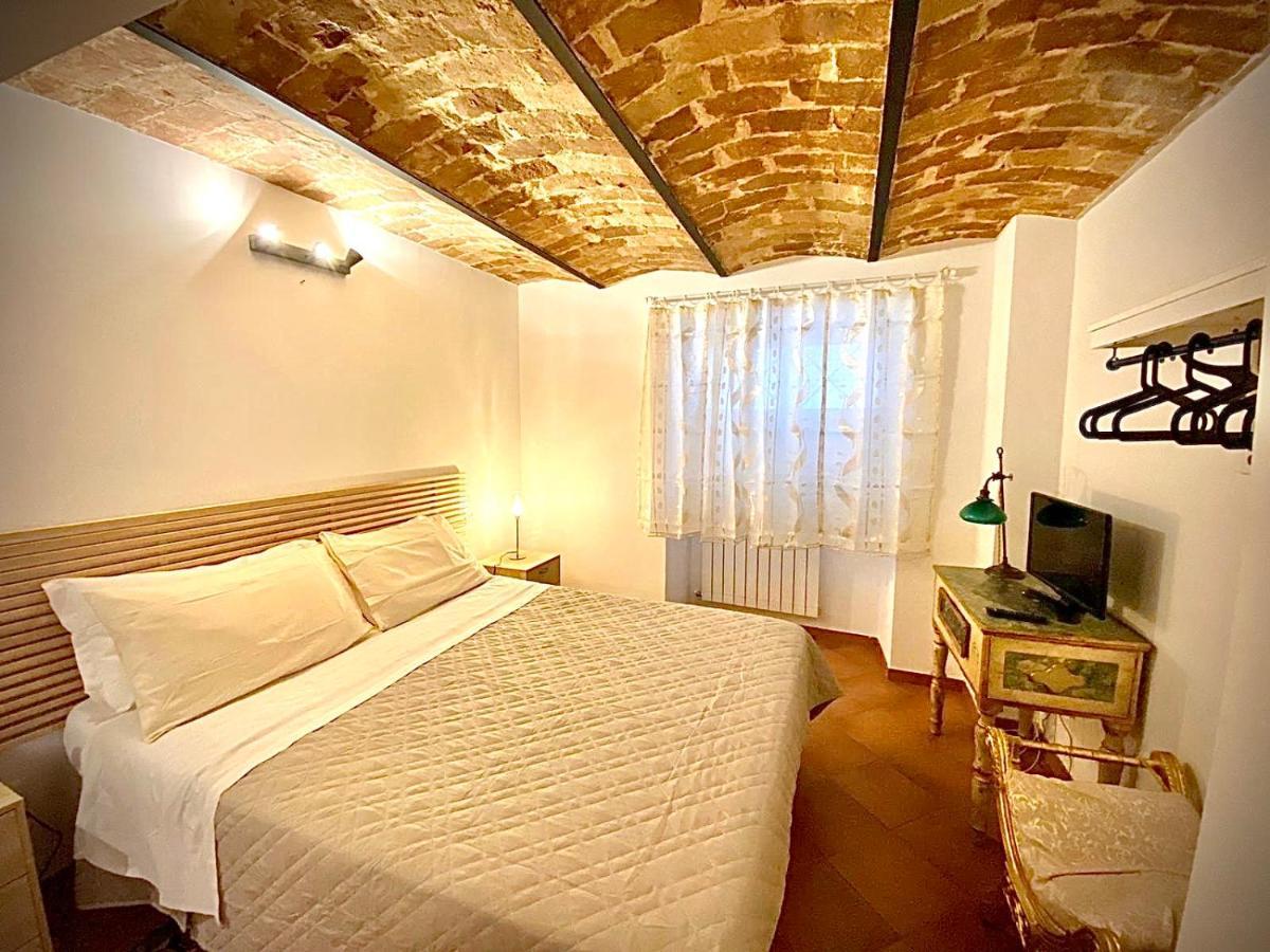 La Casa Di Ago Appartement LʼAquila Buitenkant foto